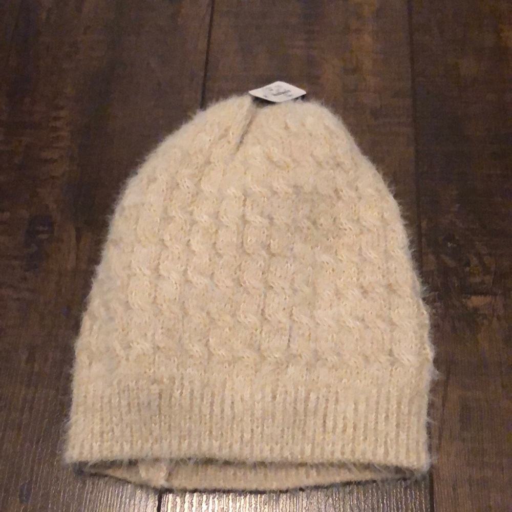 NWT Pentagone Tuque beige